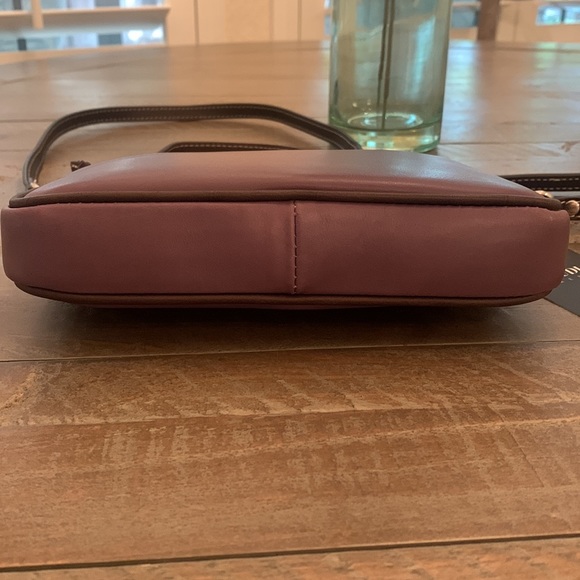 NWT, Claudia Firenze Italian leather Demi crossbody in plum . - Picture 5 of 12